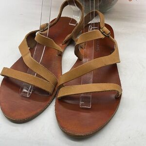 Lucky Brand Flat Leather Sandal Sz 7.5. MCS0757F